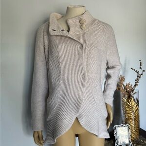 RW&CO. Cream Cowl Neck knit Sweater. Ptp 19” length 25”